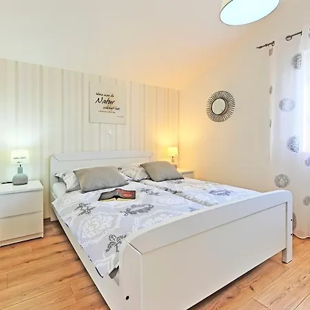 Casa Tara Three-bedroom * Pula