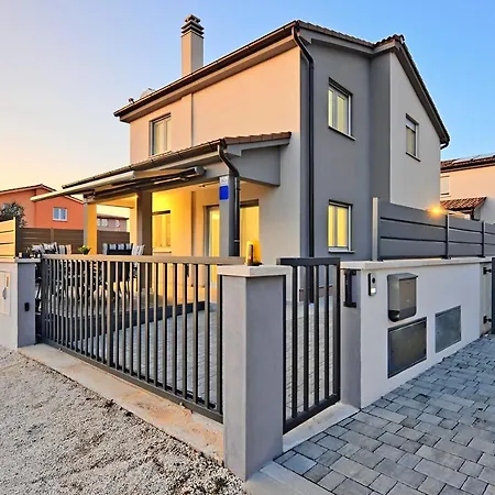 Casa Tara Three-bedroom Prázdninový dům *