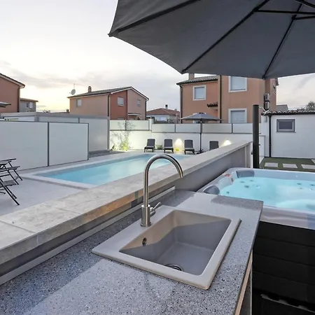 Casa Tara Three-bedroom Prázdninový dům Pula